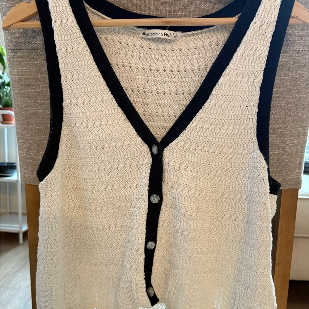 Abercrombie & Fitch Cream and Black Button-Front Blouse